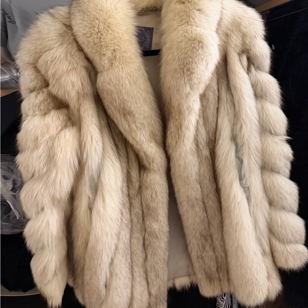 Luxurious Cream Fur Coat